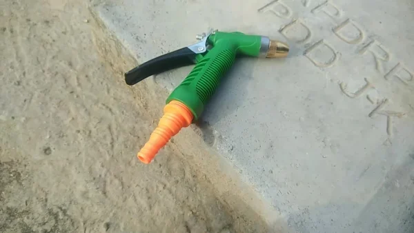 Plastic Water Spray Gun - Image 2